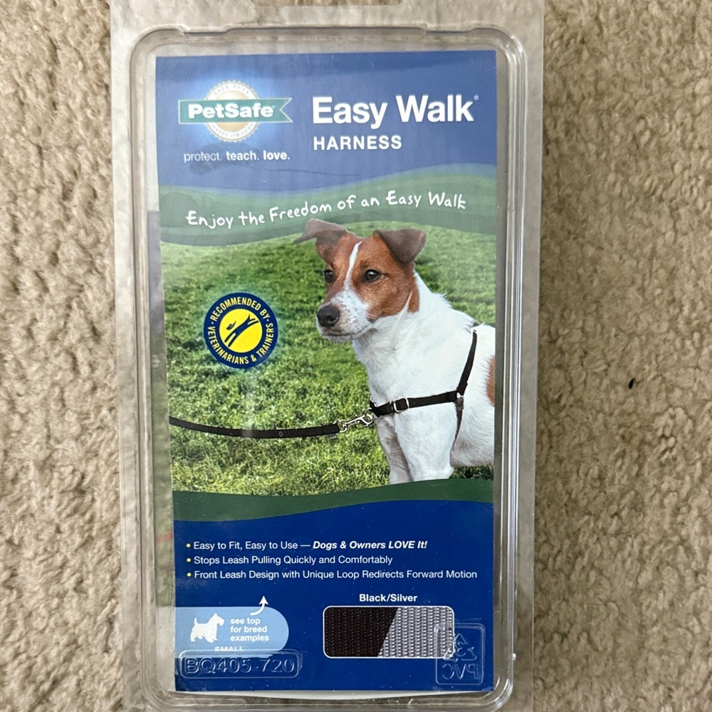 PetSafe Easy Walk Harness - Black and Silver